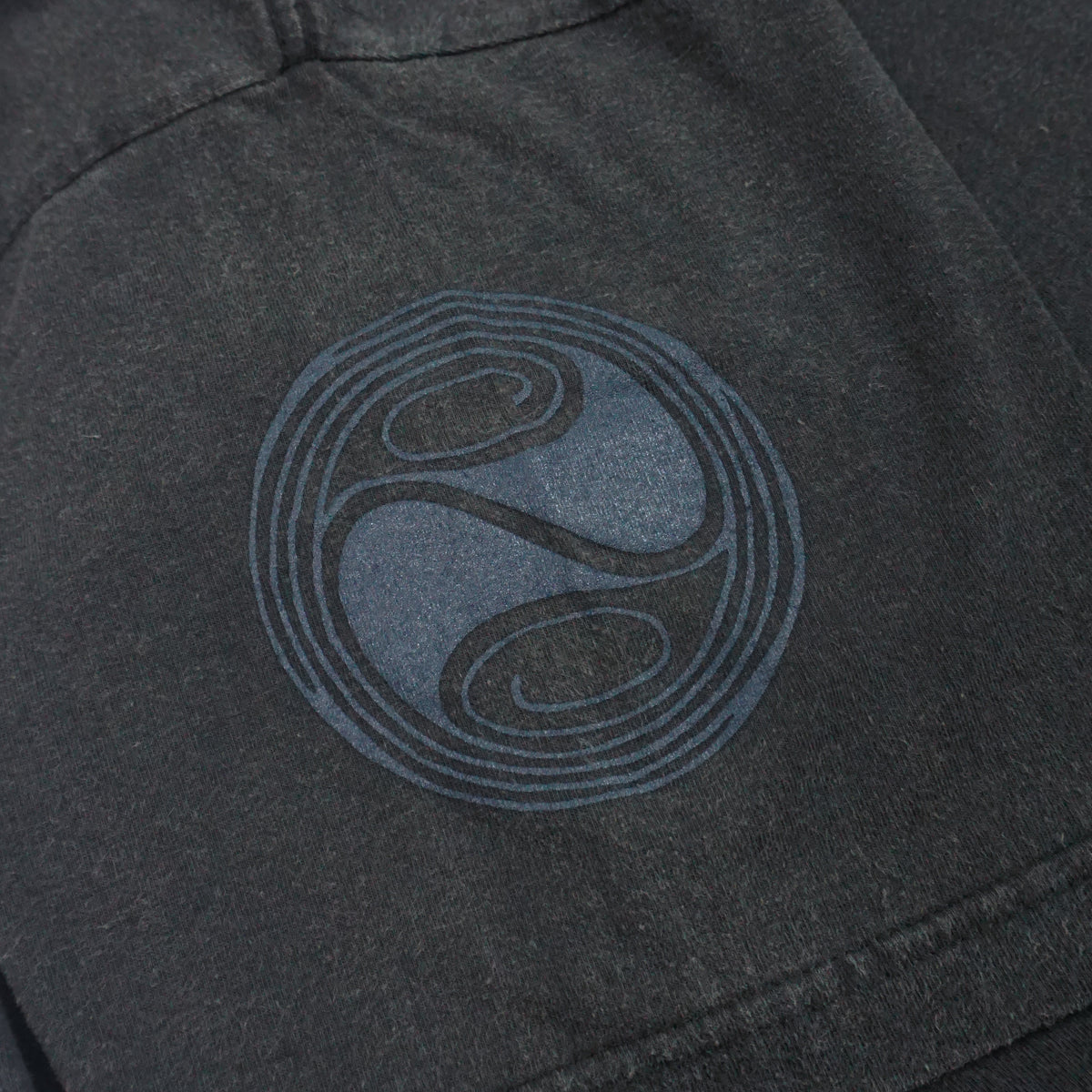 MEDITATION T-SHIRT [CHARCOAL]