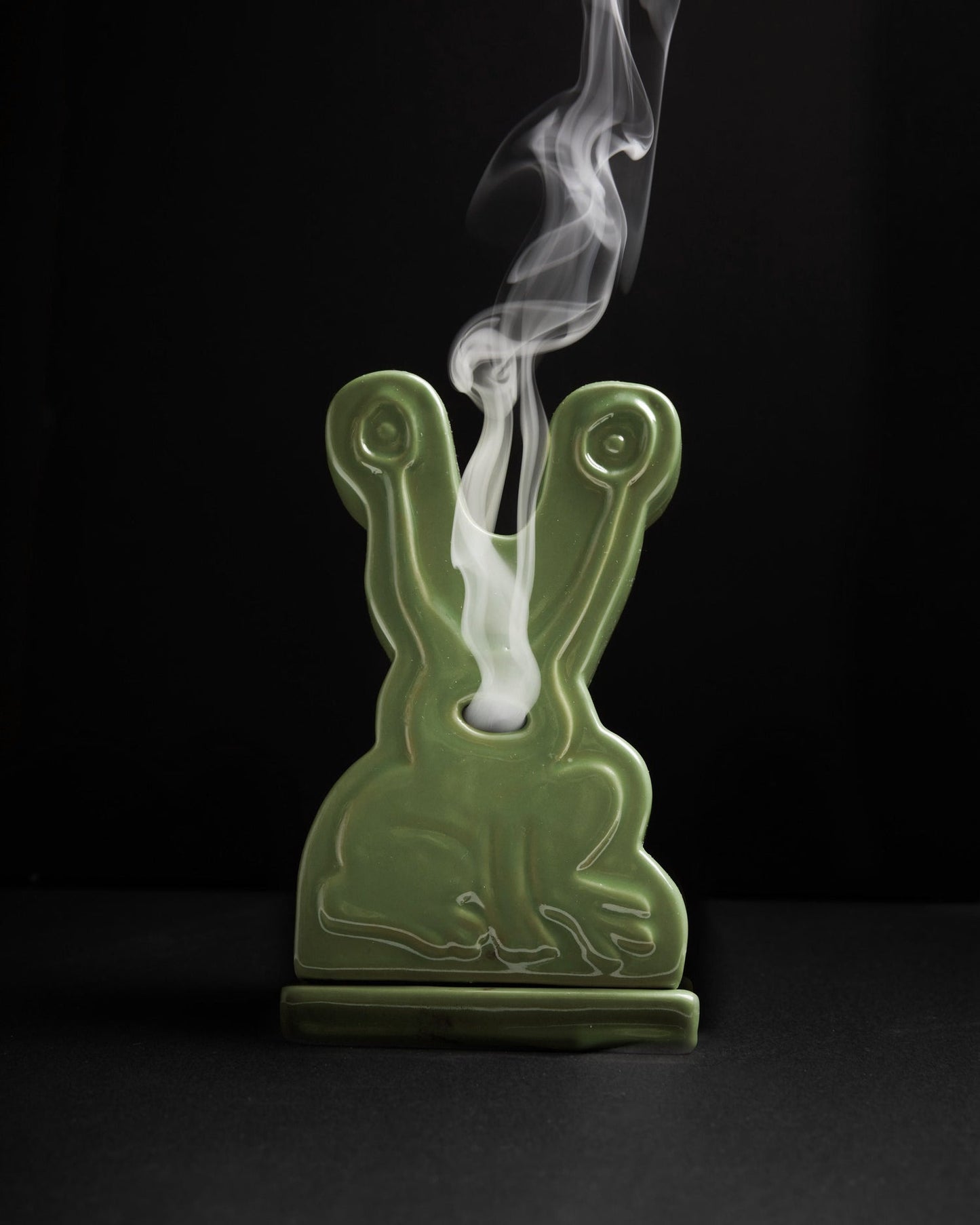 FROG CERAMIC INCENSE HOLDER [ LIGHT GREEN ]