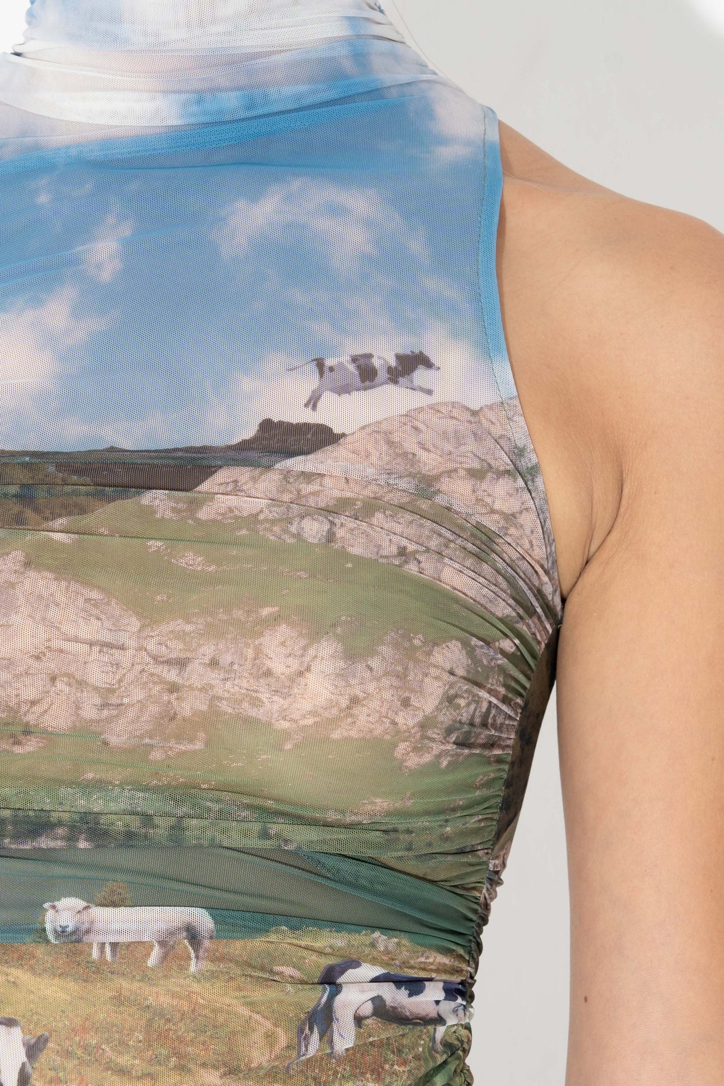 RUCHED TURTLE NECK TANK