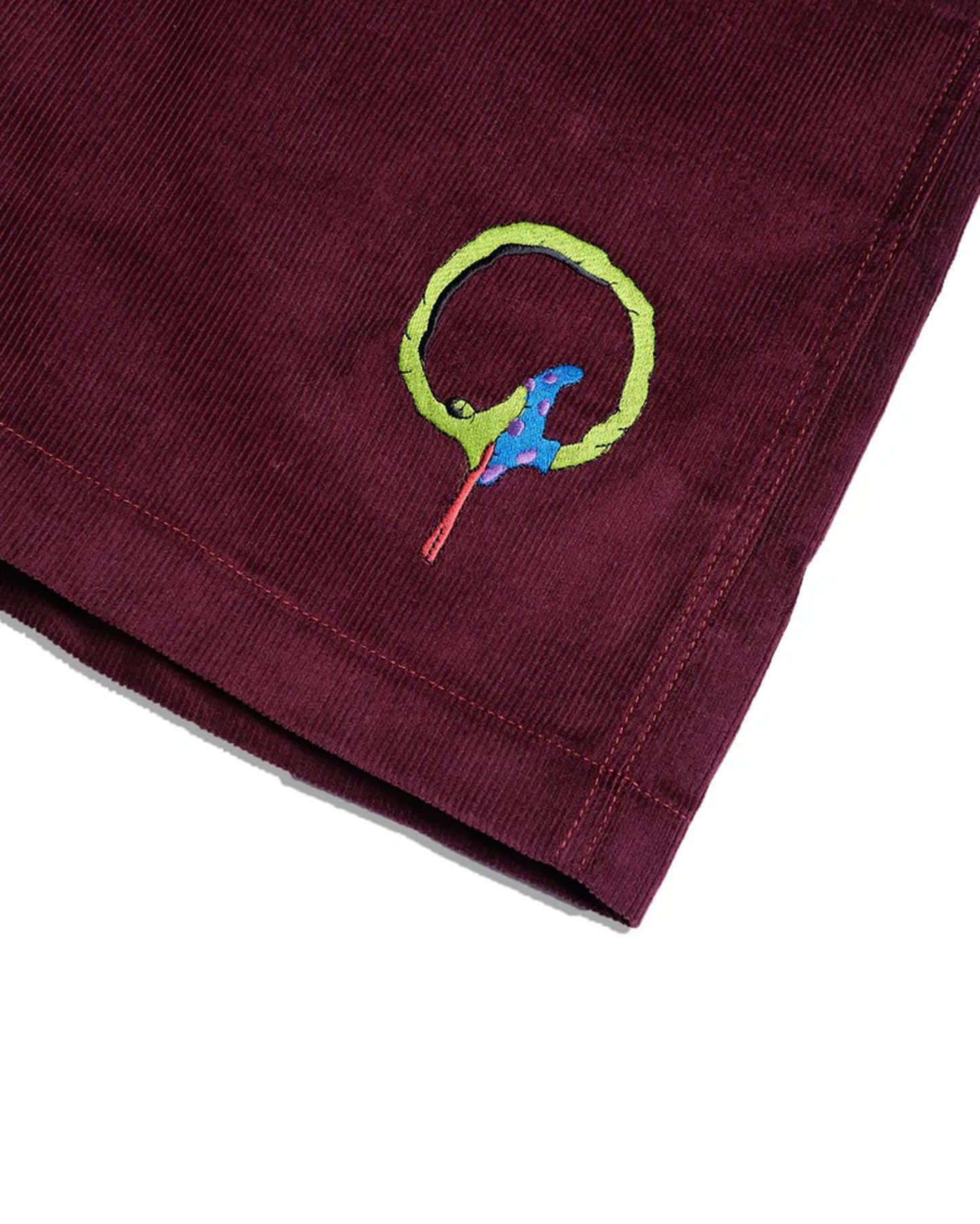 Q LOGO SHORTS