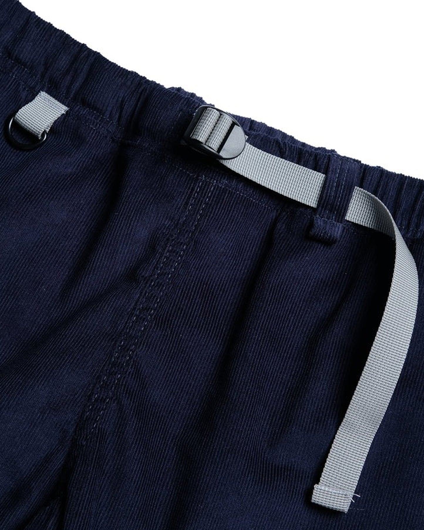 Q LOGO SHORTS