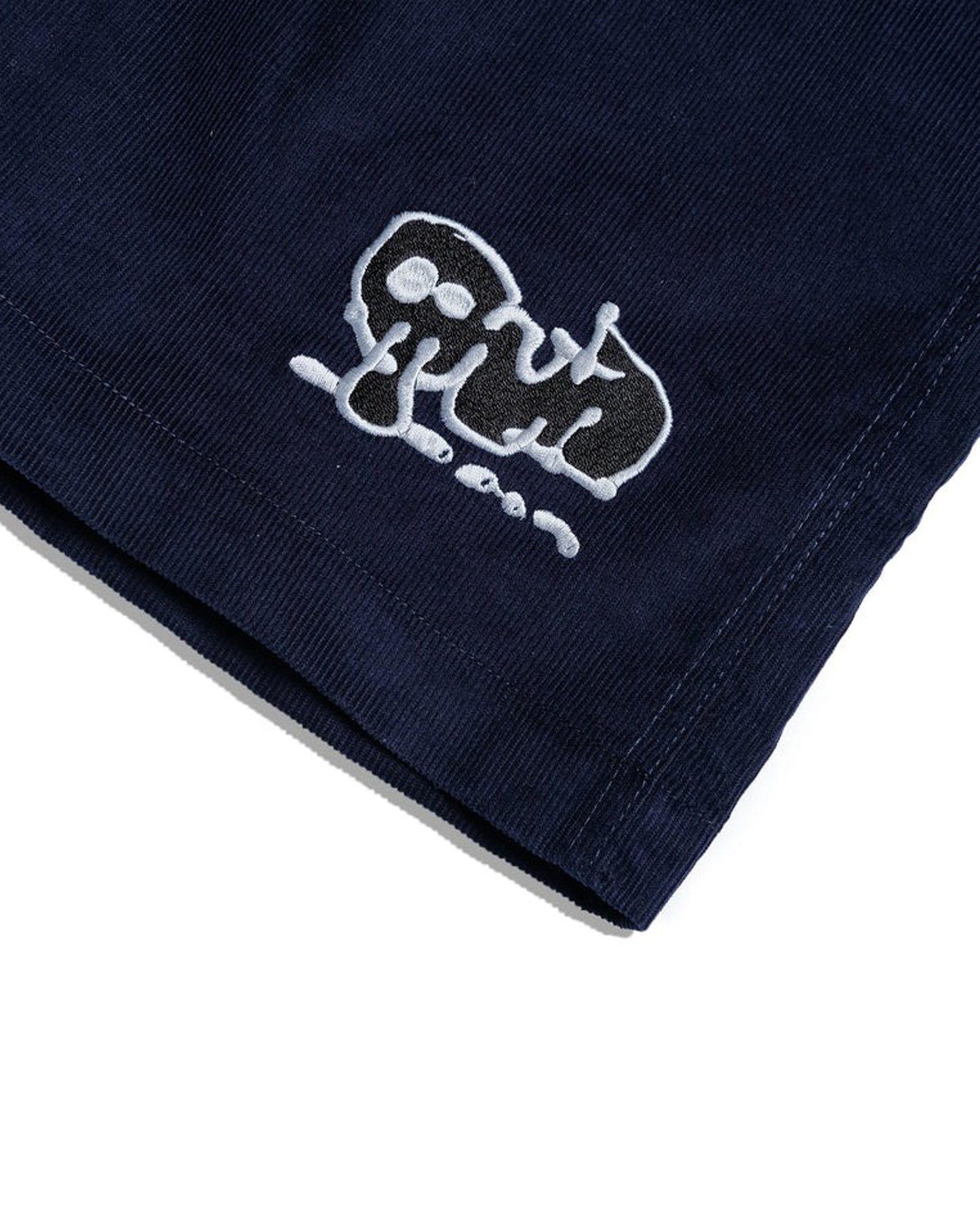 Q LOGO SHORTS
